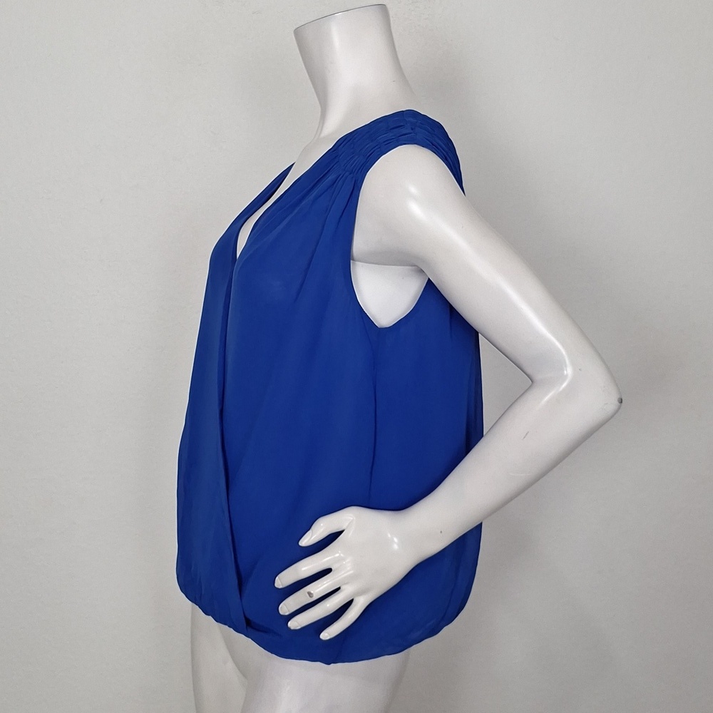 Max Studio “NEW” Blue V-Neck Surplice Front Gorpcore Sleeveless Blouse Size S - Picture 9 of 14
